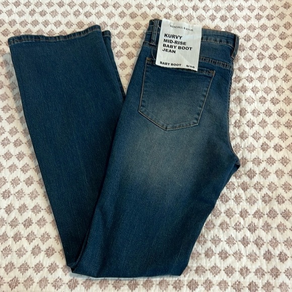 NWT Kendall & Kylie Kurvy Mid-rise Baby Boot Jean Size 9/10 Color Pasadena - Picture 4 of 14